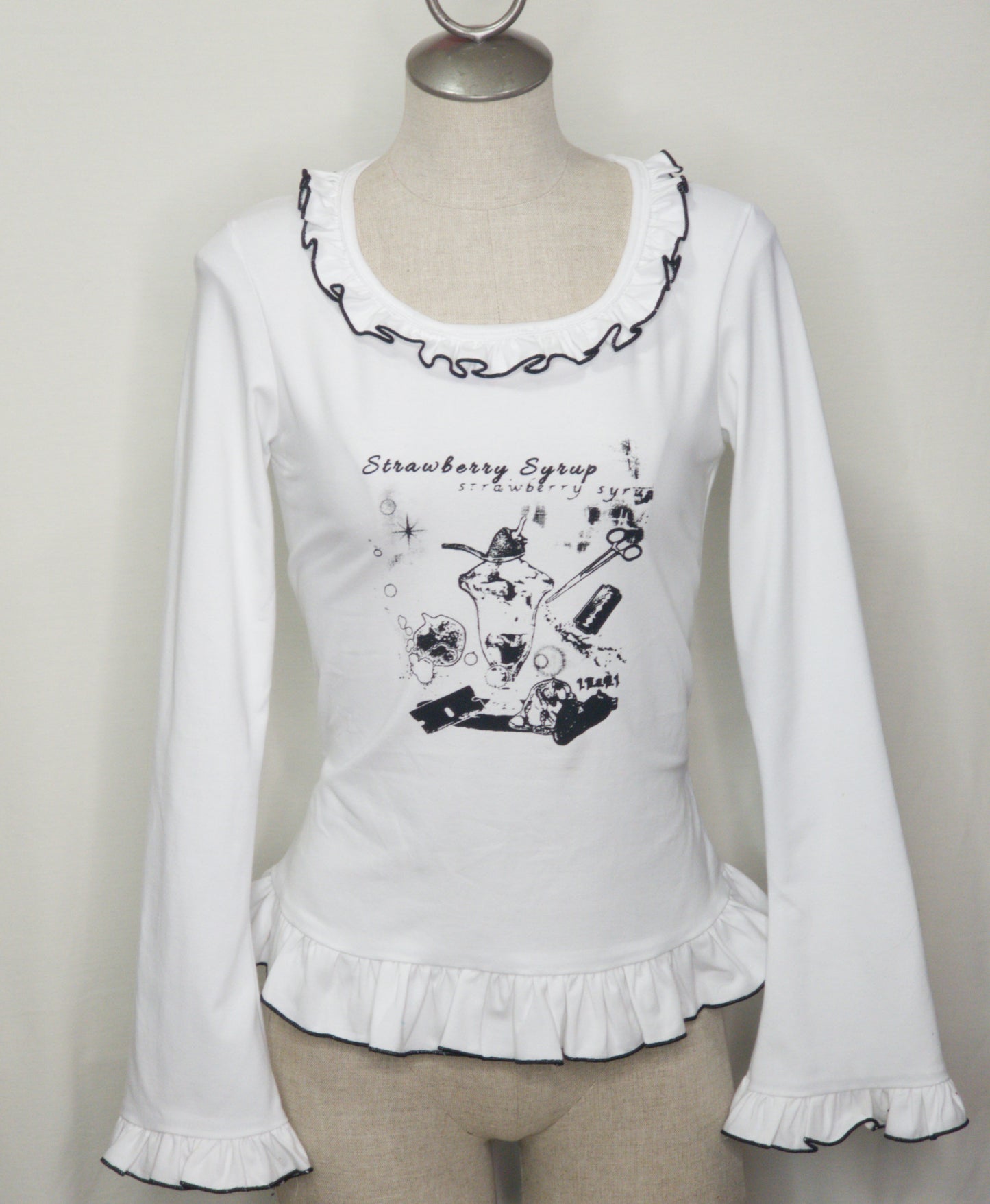 white x black longsleeve frill syrup cutsew